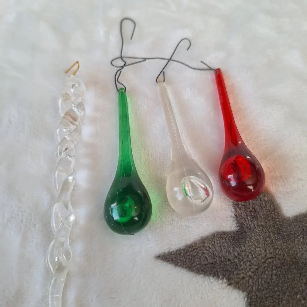 Lot of 4 Vintage Ornaments 3 Teardrop Style Red Green Clear & 1 Swirl‎ Clear